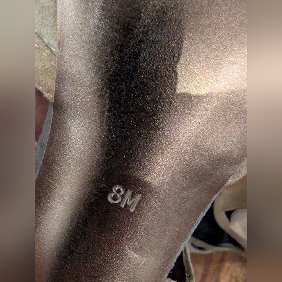 Steven by Steve Madden Suede heels with illusion cut outs. Gray taupe & tan Sz 8 - Picture 4 of 8